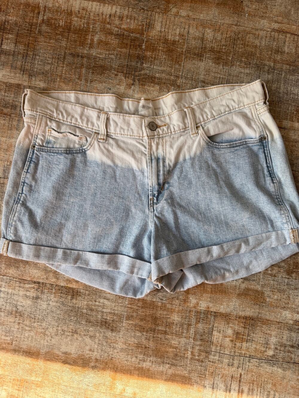 White Blue Color Block Cuffed Low Rise Denim Jean Shorts Old Navy Size 10